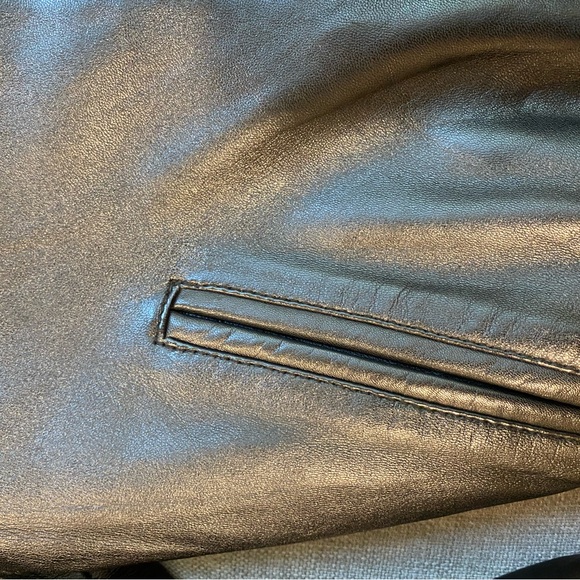 Boys Black Leather Bomber Jacket sz 8 - Picture 4 of 6